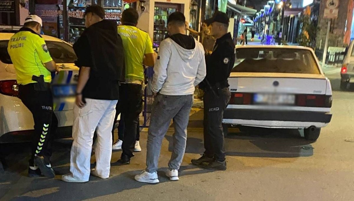 Yüksek ses müzik ehliyetine mal oldu