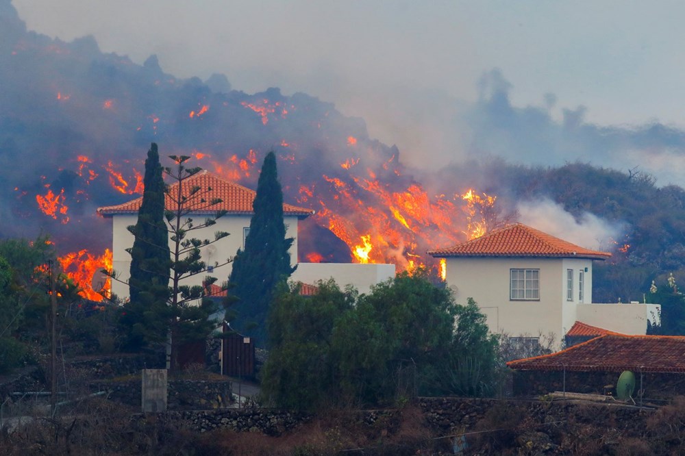 Kanarya Adaları'nda aktif hale gelen yanardağda patlamaların şiddeti arttı - 5