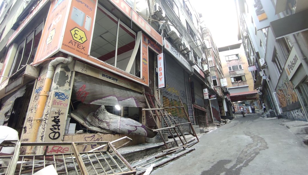 Beyoğlu'ndaki patlamanın izleri gün aydınlanınca ortaya çıktı