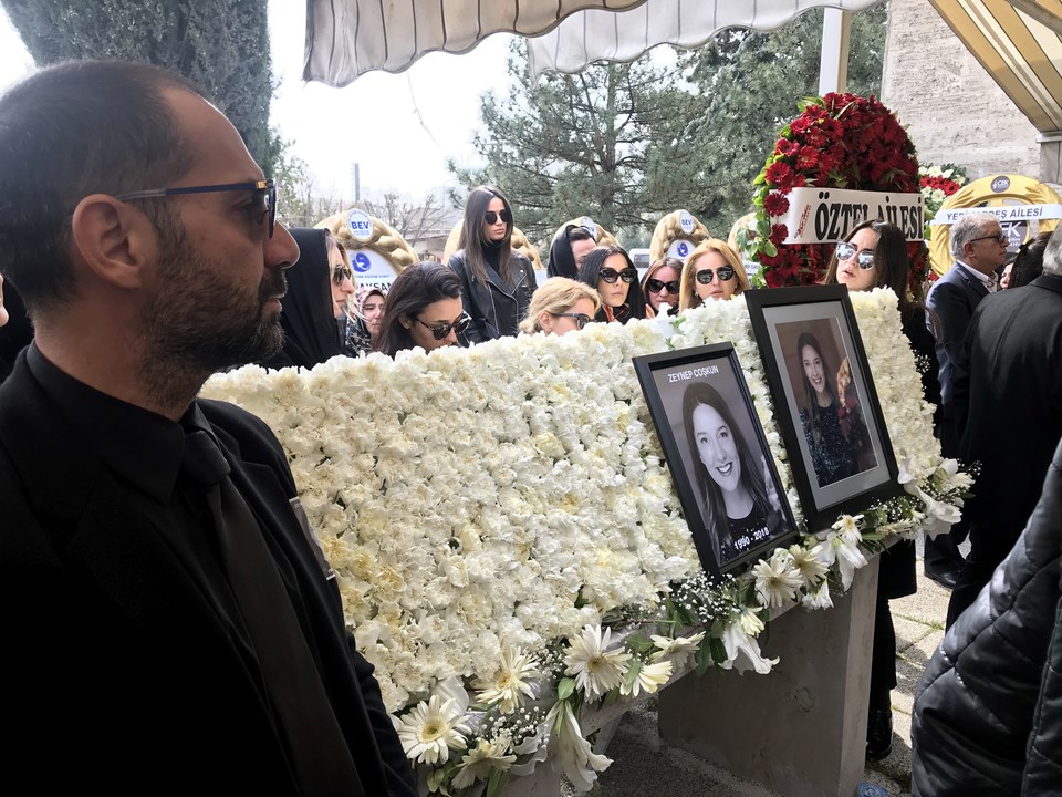 İran'da düşen jette ölen Zeynep Coşkun son yolculuğuna uğurlandı - 2