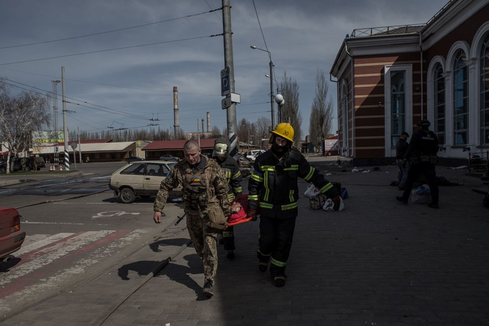 Rusya Ukrayna'da Kramatorsk tren garını vurdu: Olay yerinden fotoğraflar - 23