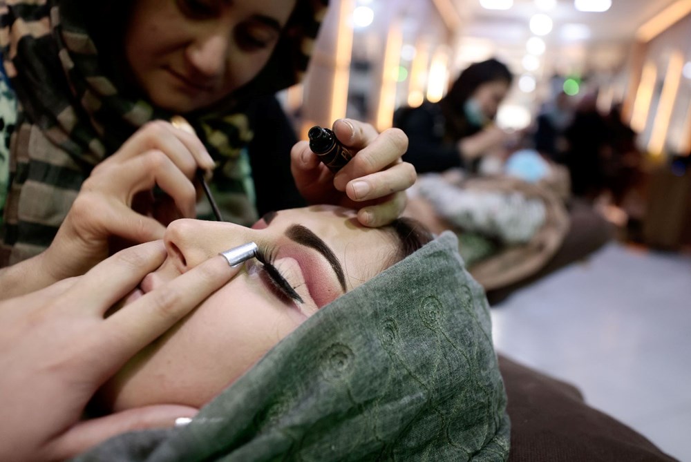 Afganistan'da yeni televizyonculuk kuralları: Kadınların dizilerde oynaması yasakladı - 4