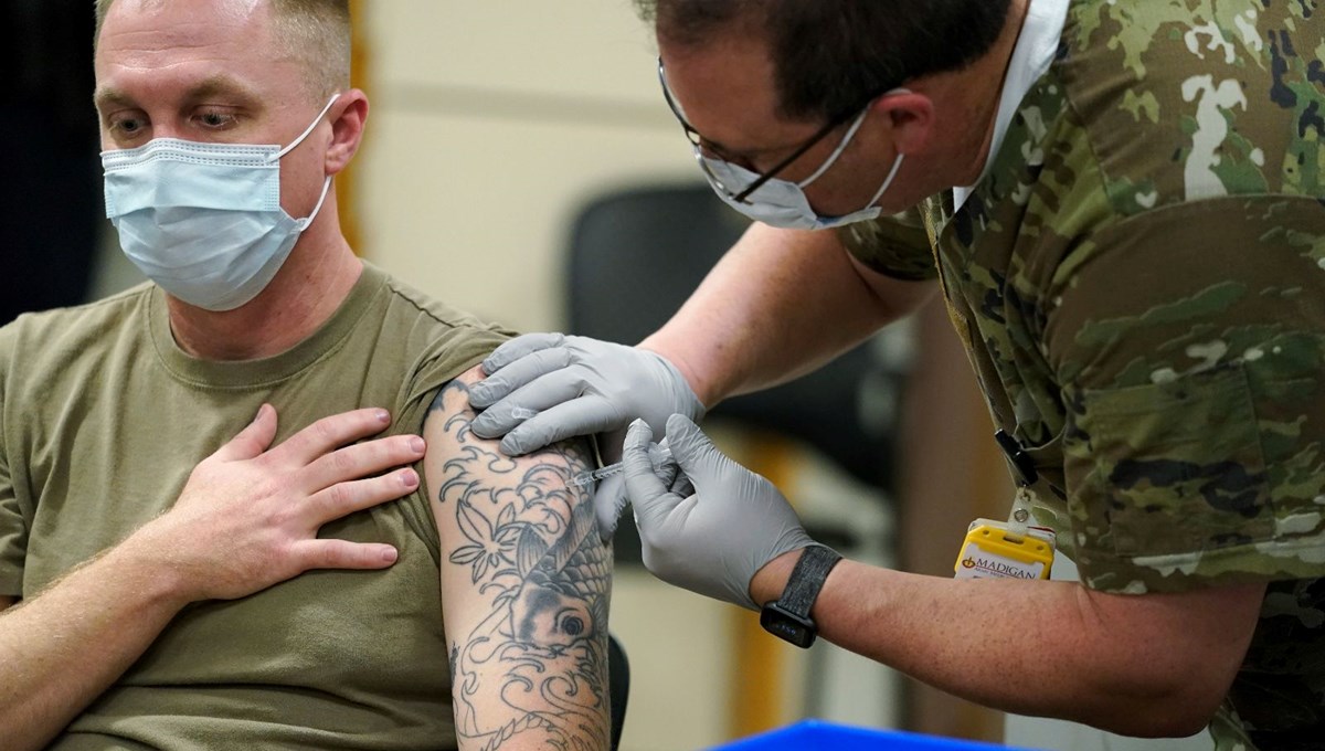 Aşı olmayı reddeden ABD askerleri ordudan atılacak
