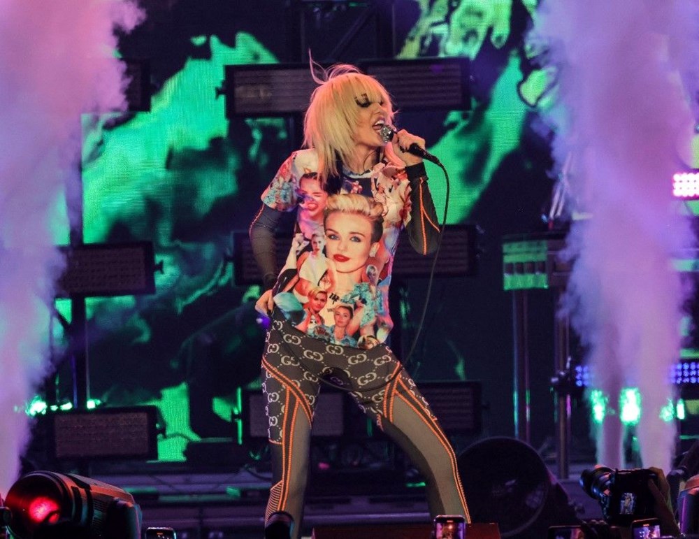 Atarlı şarkı dönemi! Shakira'dan sonra şimdi de sıra Miley Cyrus'ta - 2
