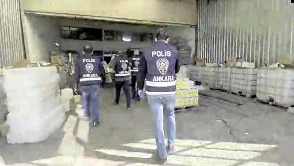 Ankara'da 6.6 ton etil alkol ele geçirildi