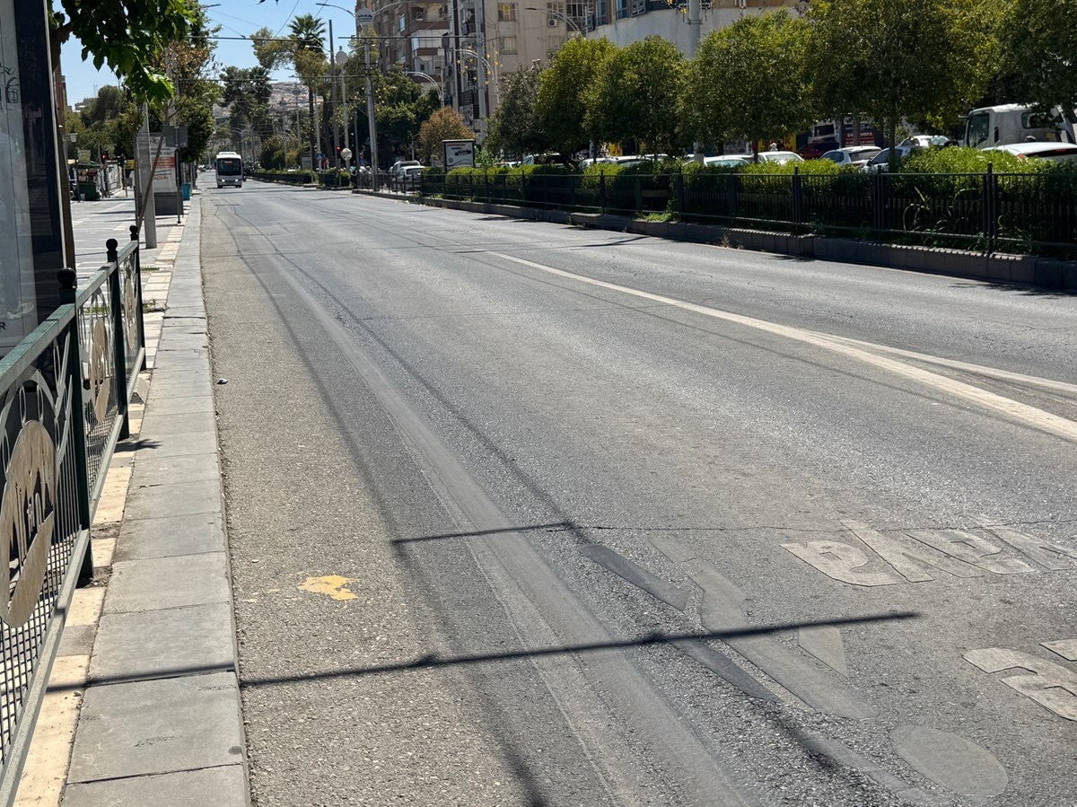 Sıcaklık nedeniyle kentin işlek cadde ve sokaklarında sakinlik gözlendi.