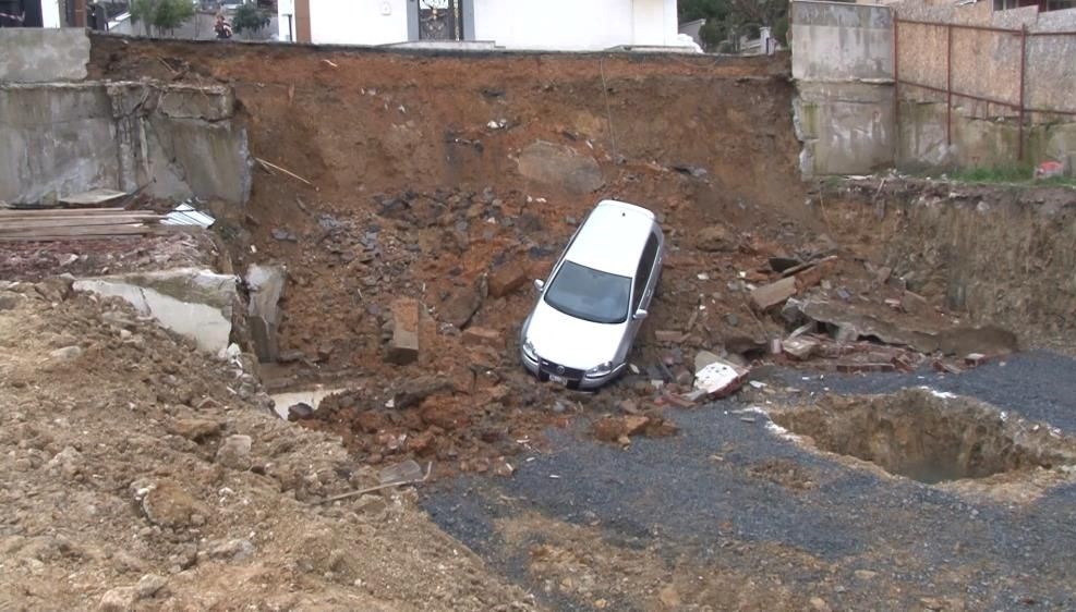 İstanbul Kartal’da toprak kayması: Bir bina tahliye edildi