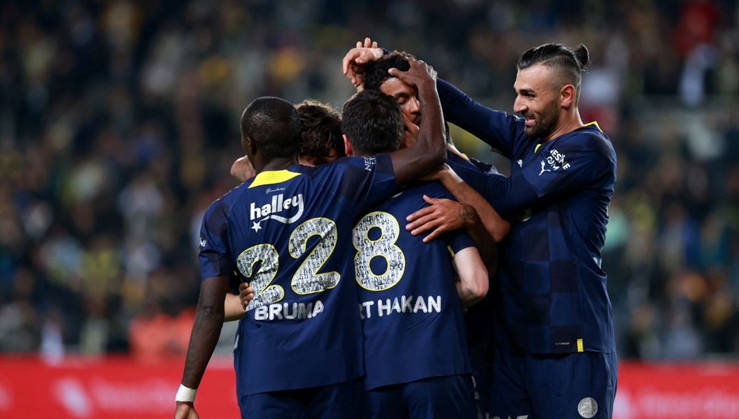 Fenerbahçe dostluk maçında Villarreal'i 2-1 yendi