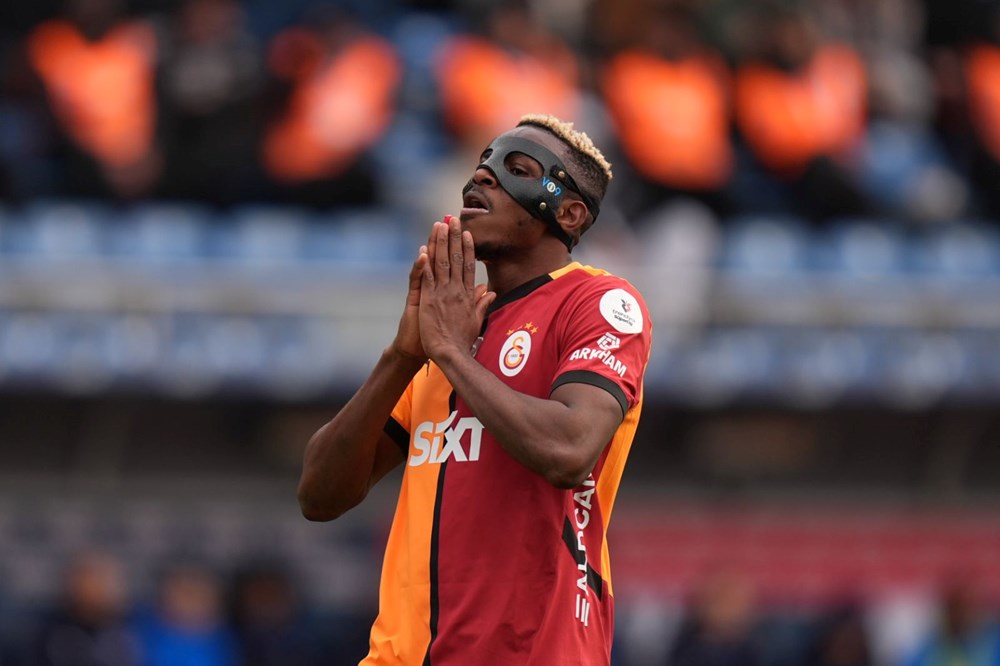 Galatasaray'ın yeni transferine ve Okan Buruk'a ağır eleştiri: