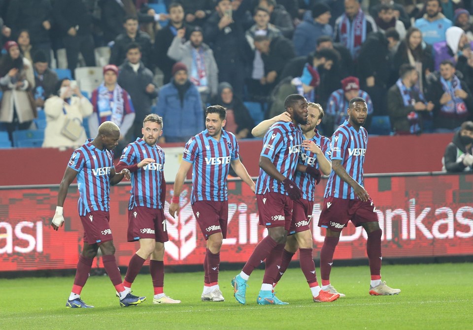 Türkiye Kupası'nda ilk yarı finalist Trabzonspor  (Trabzonspor-Fraport TAV Antalyaspor maç sonucu) - 1