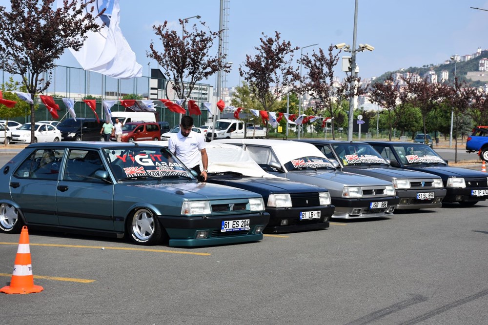 300 bin liralık araca milyonluk modifiye... Trabzon'da buluştular - 1