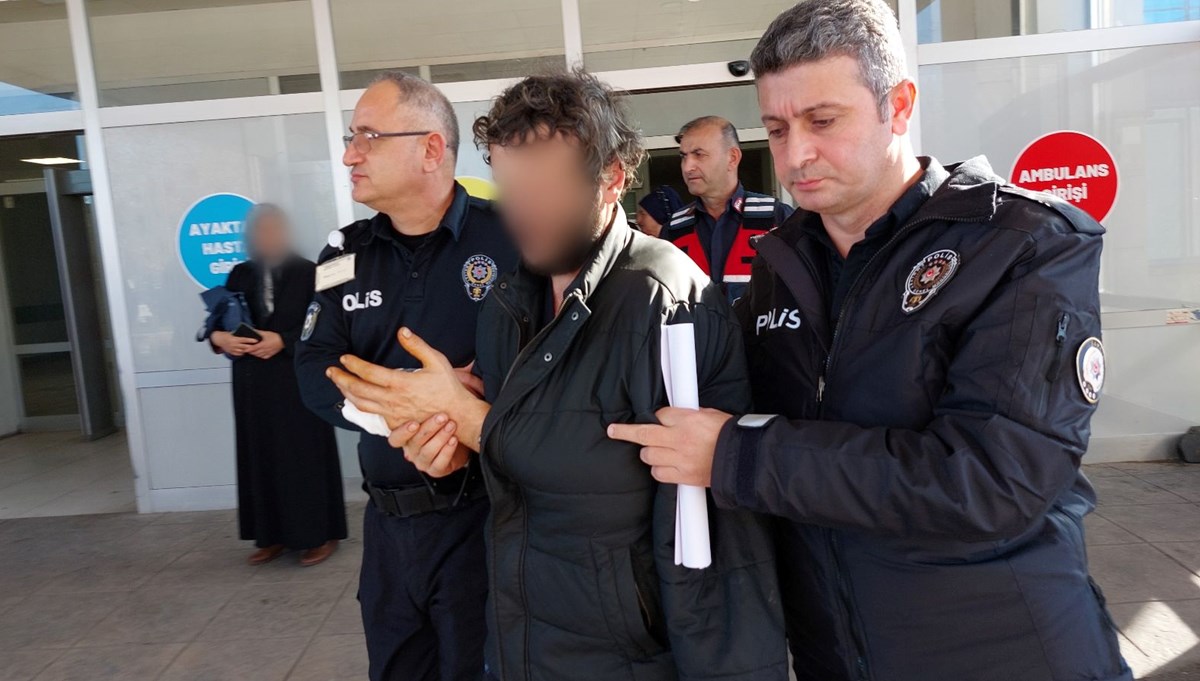 Samsun'da sahte kimlikle ameliyat: Hapis cezası olan zanlı hastanede yakalandı Samsun'da sahte kimlikle ameliyat: Hapis cezası olan zanlı hastanede yakalandı