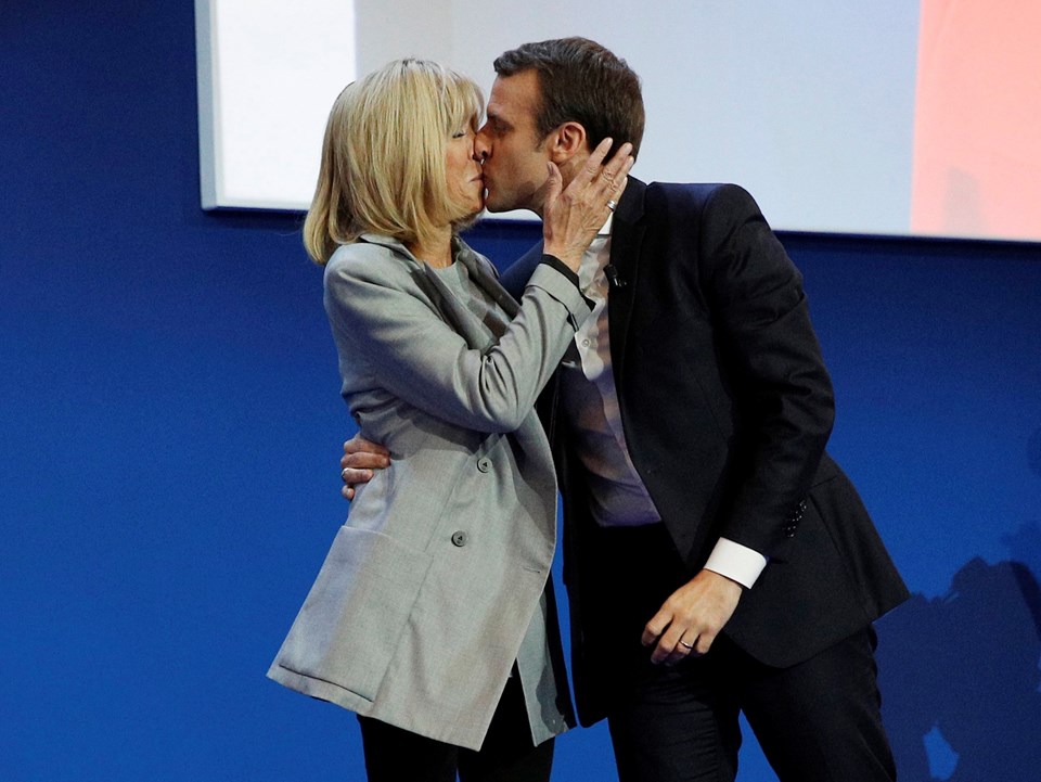 Macron, eşini ‘First Lady’ unvanı ile görevlendirdi (Resmi atama) - 1
