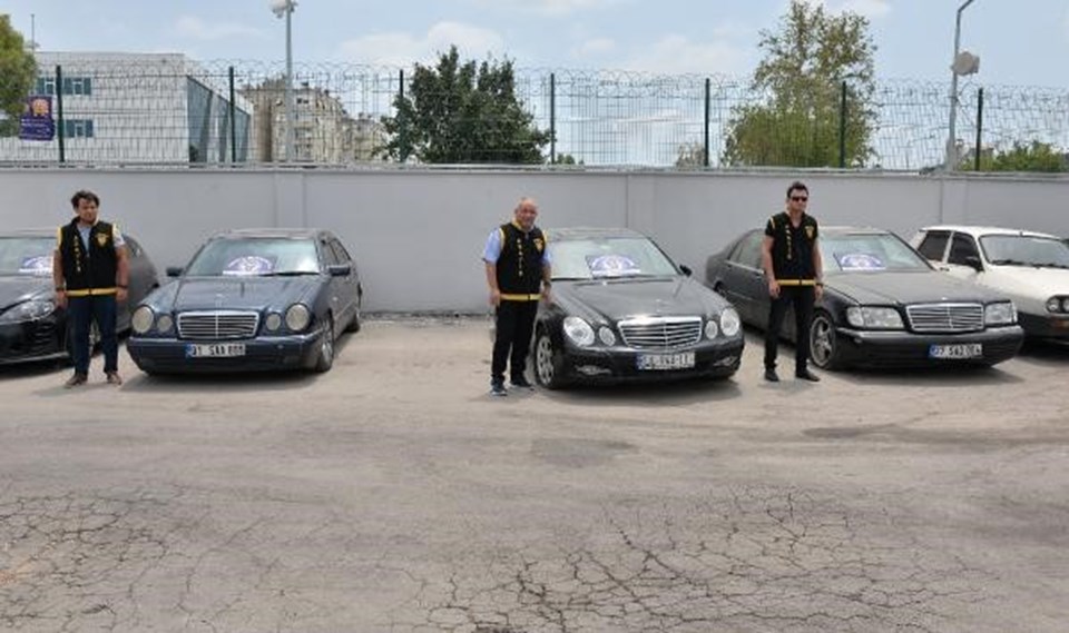 Adana'da şase numarası değiştirilen araçlara el konuldu - 1