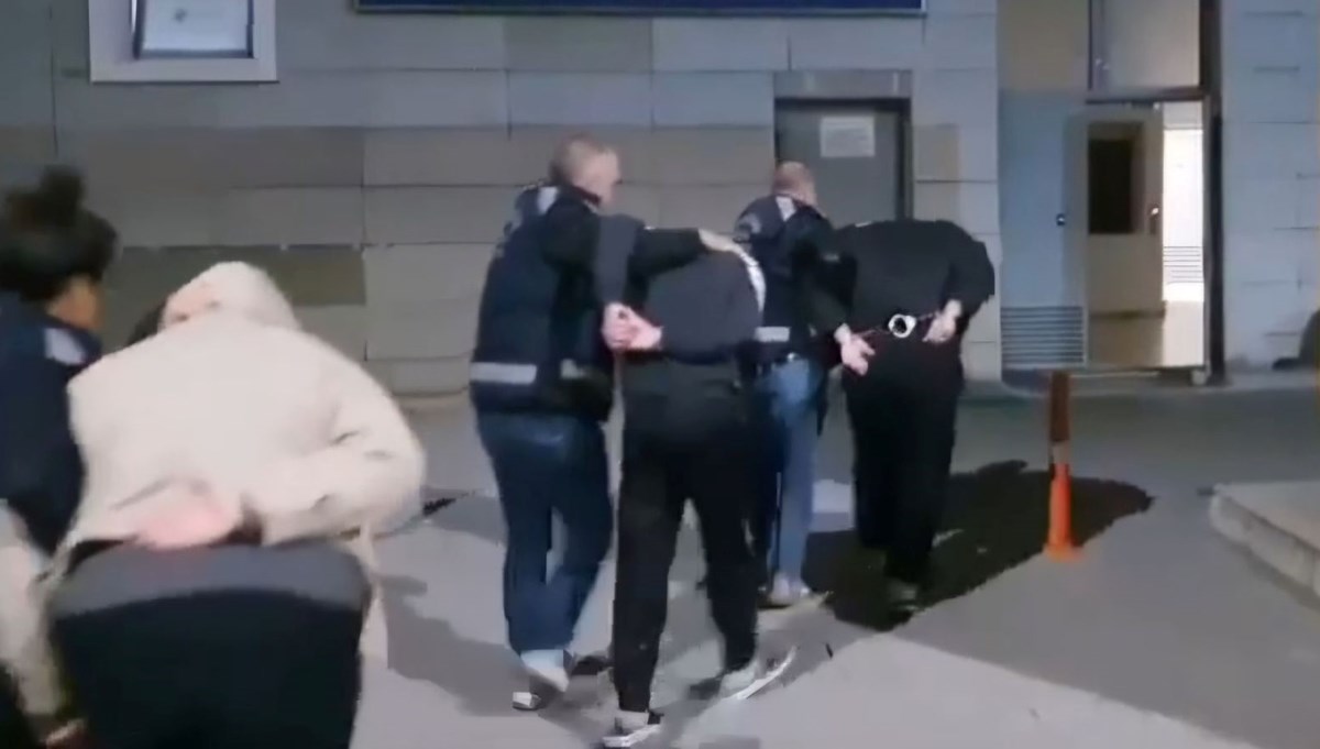 Sahte kiralık ev ilanıyla vurgun: 9 ilde 20 kişiyi 1 milyon lira dolandıran 3 kişi yakalandı Sahte kiralık ev ilanıyla vurgun: 9 ilde 20 kişiyi 1 milyon lira dolandıran 3 kişi yakalandı