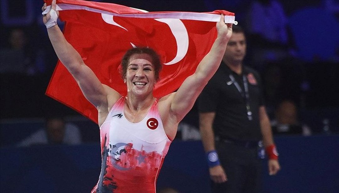 Milli güreşçi Yasemin Adar Yiğit, Paris 2024'e kota kazandı