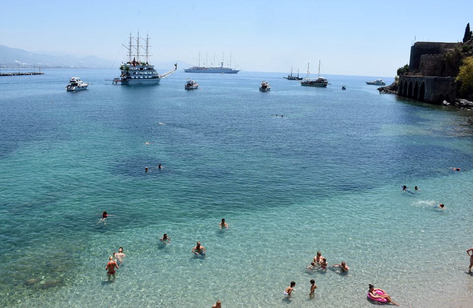 Dünyanın en büyük yelkenli gemilerinden 'Club Med 2' Alanya'da - 1
