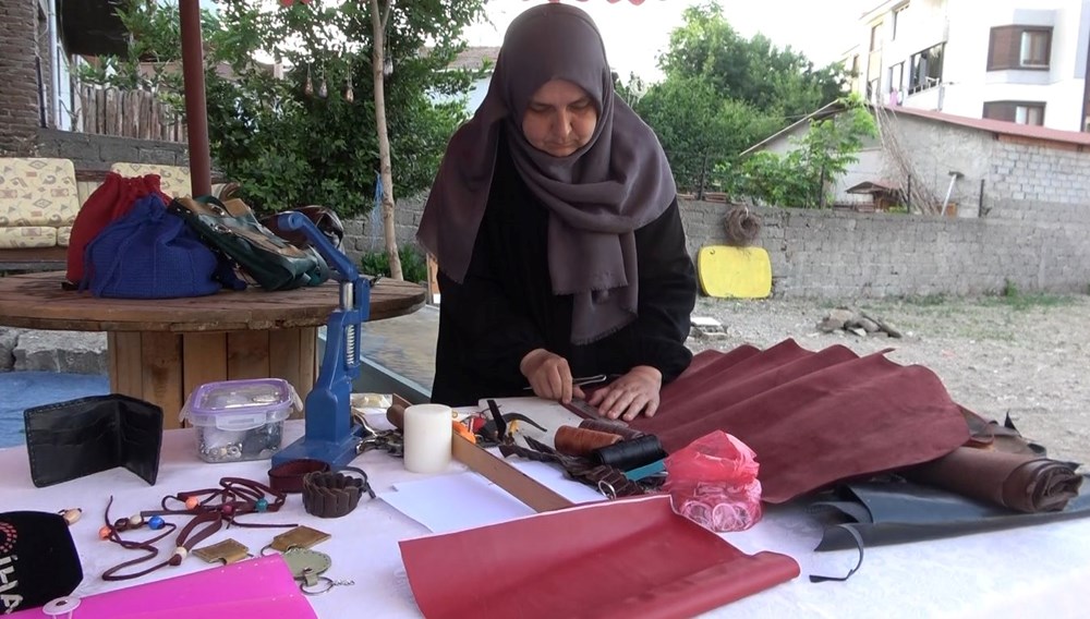Evinin bir odasını atölyeye dönüştürdü: 3 çocuk annesi başarı hikayesi yazıyor - 1
