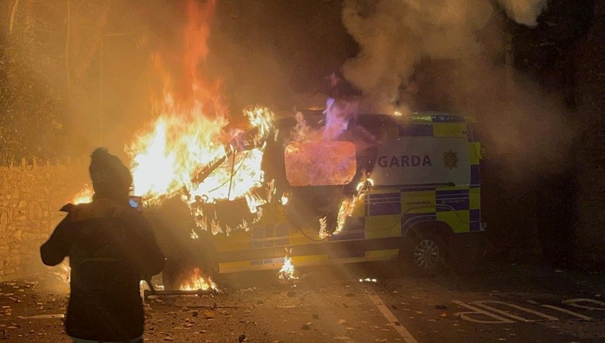 Dublin’de protestolar devam ediyor: 23 gözaltı