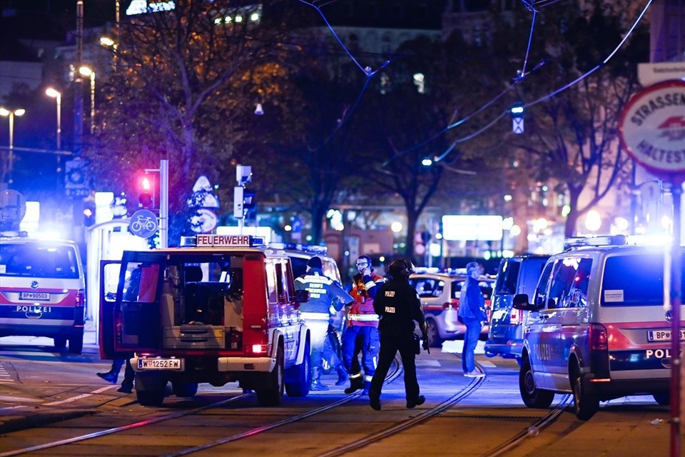 Viyana'da 6 ayrı noktada terör saldırısı: 4 kişi hayatını kaybetti, 15 yaralı var - 1