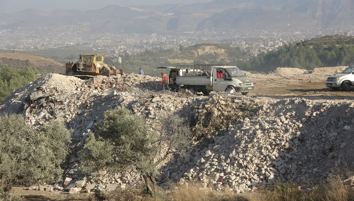 Hatay'da moloz 