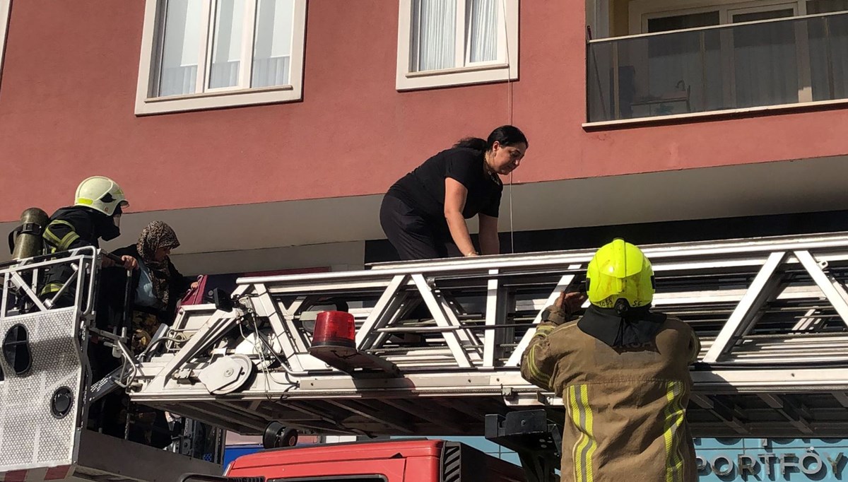 Bursa'da 10 katlı apartmanda yangın Bursa'da 10 katlı apartmanda yangın