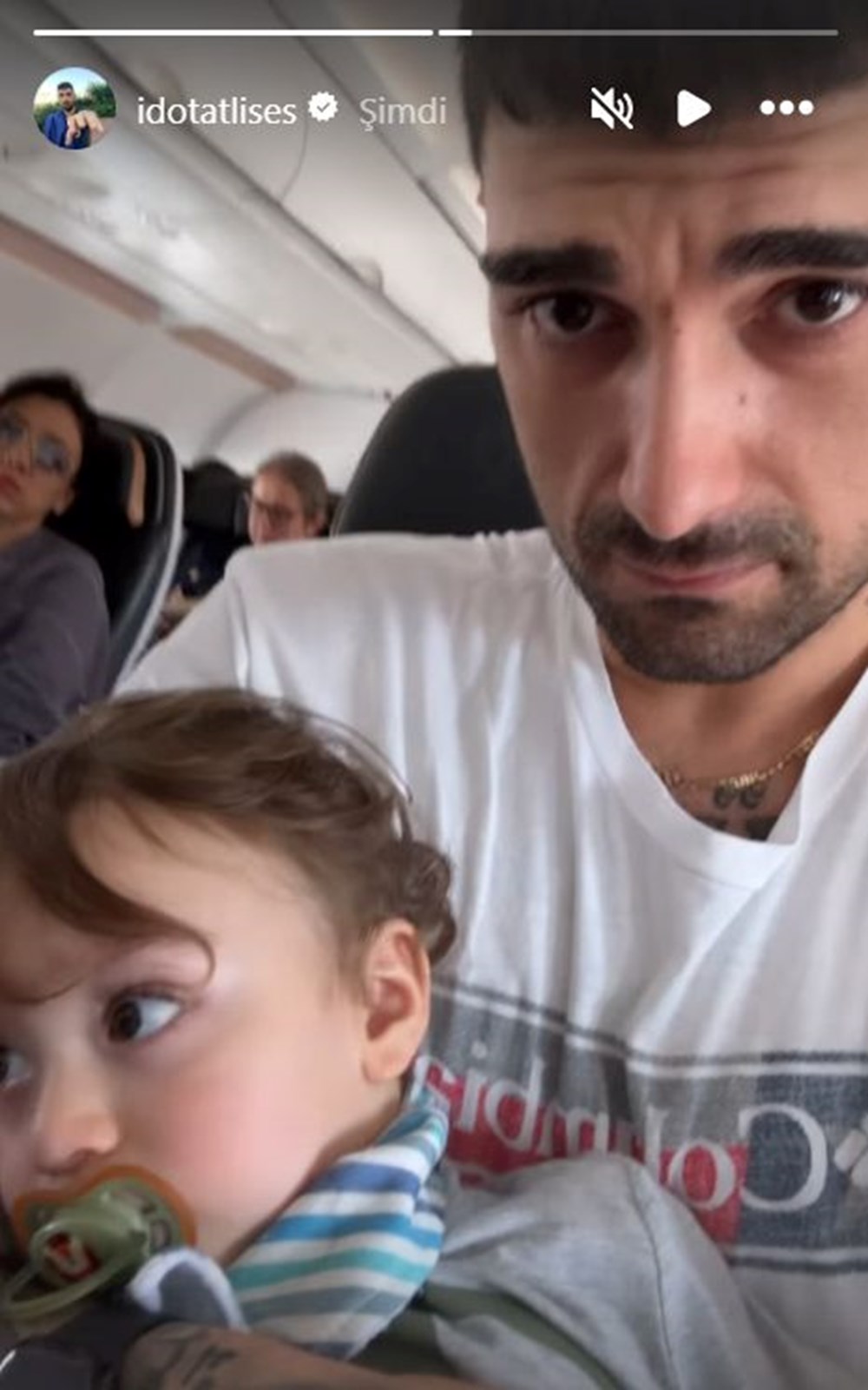 Yasemin Şefkatli ile İdo Tatlıses'in ikizlerle ilk uçak yolculuğu - 4