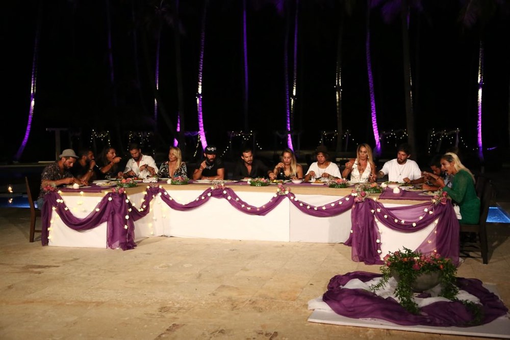 Survivor 2018 yarışmacılarının birleşme partisi stilleri - 1