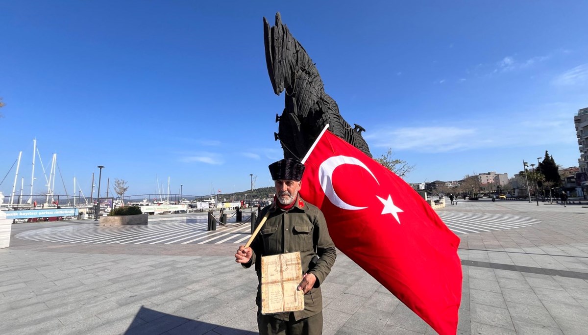 Şehitler için 7 yıldır İstanbul'dan Çanakkale'ye yürüyor Şehitler için 7 yıldır İstanbul'dan Çanakkale'ye yürüyor