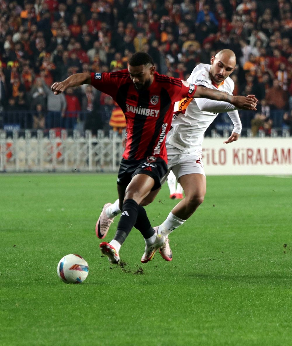 Ahmed Kutucu'nun siftah yaptığı Galatasaray'da Gaziantep deplasmanında 3 puan - 13