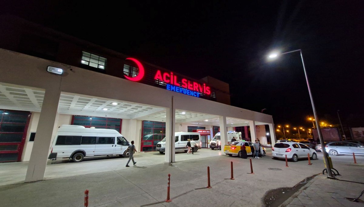 Diyarbakır'da 41 hükümlü ile 14 personel, yedikleri yemekten zehirlendi Diyarbakır'da 41 hükümlü ile 14 personel, yedikleri yemekten zehirlendi