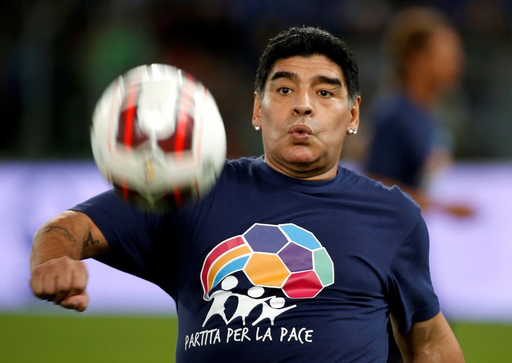 Futbol dünyasından Armando Maradona geçti - 6