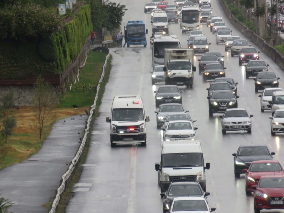 İstanbul'da yeni kabus çakarlı minibüsler: Bu yıl bin 753 sürücüye ceza yazıldı - 1
