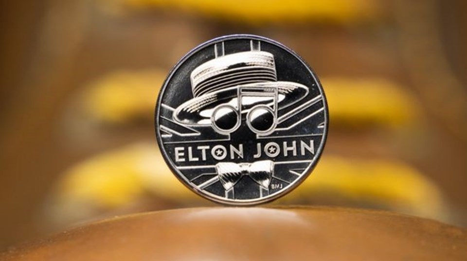 Elton John'un 50’nci yılına özel para - 1