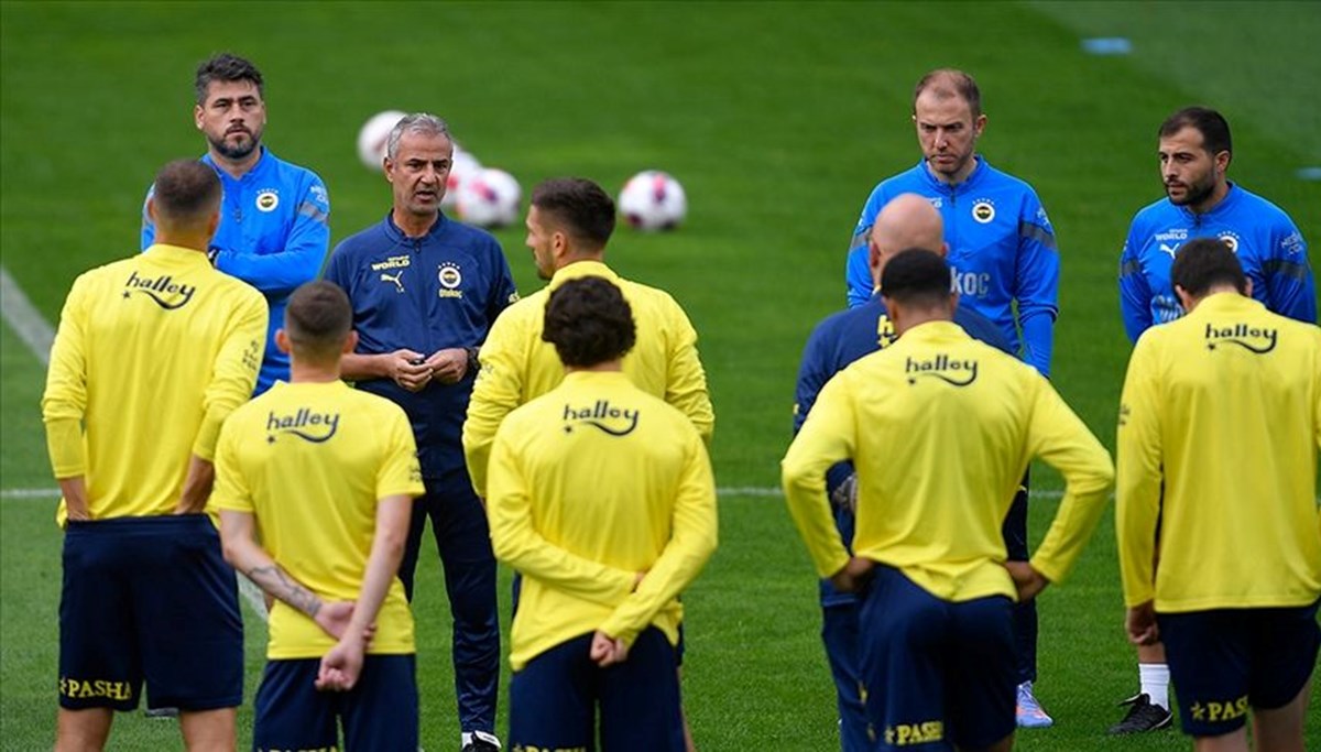 Fenerbahçe yeni teknik direktör ve 9 transferiyle sezona başlıyor Fenerbahçe yeni teknik direktör ve 9 transferiyle sezona başlıyor