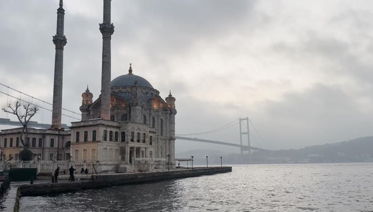 İstanbul Boğazı’nı sis bastı İstanbul Boğazı’nı sis bastı