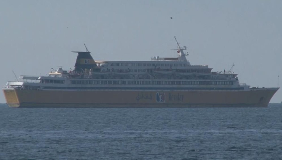 İstanbul Boğazı'nda iki gemi çarpıştı