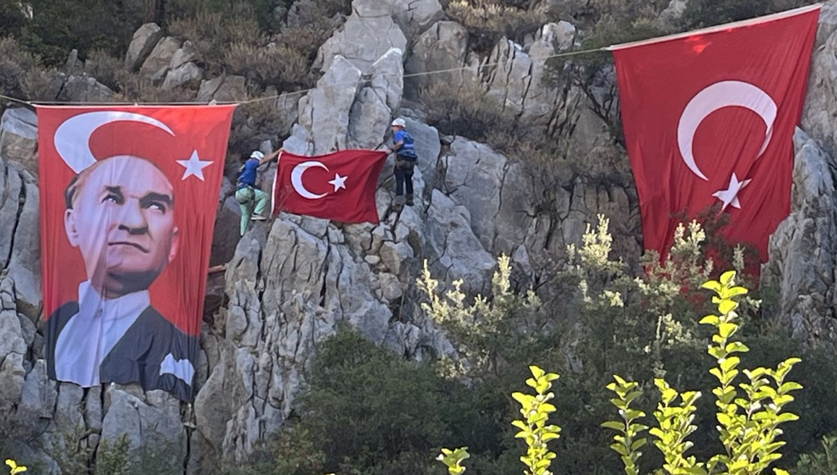 Kaya tırmanışıyla Cumhuriyet'in 101. yılı kutlandı