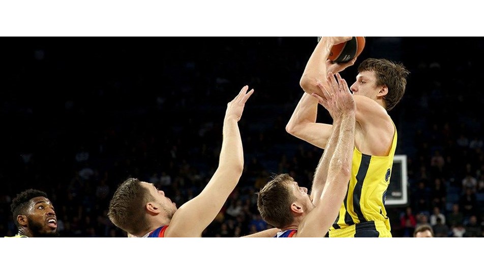 Türk derbisinde kazanan Fenerbahçe Doğuş