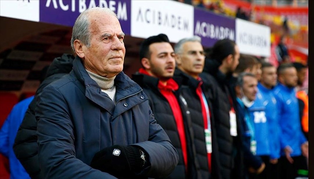 Altay Teknik Direktörü Mustafa Denizli görevinden ayrıldı