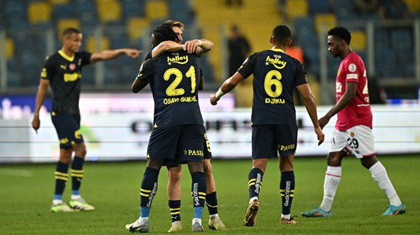 5 kırmızı kart, 3 gol, kazanan Fenerbahçe - Anadolu Ajansı