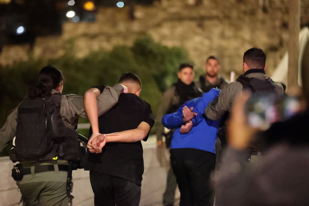 İsrail polisinden Mescid-i Aksa'ya baskın - 22