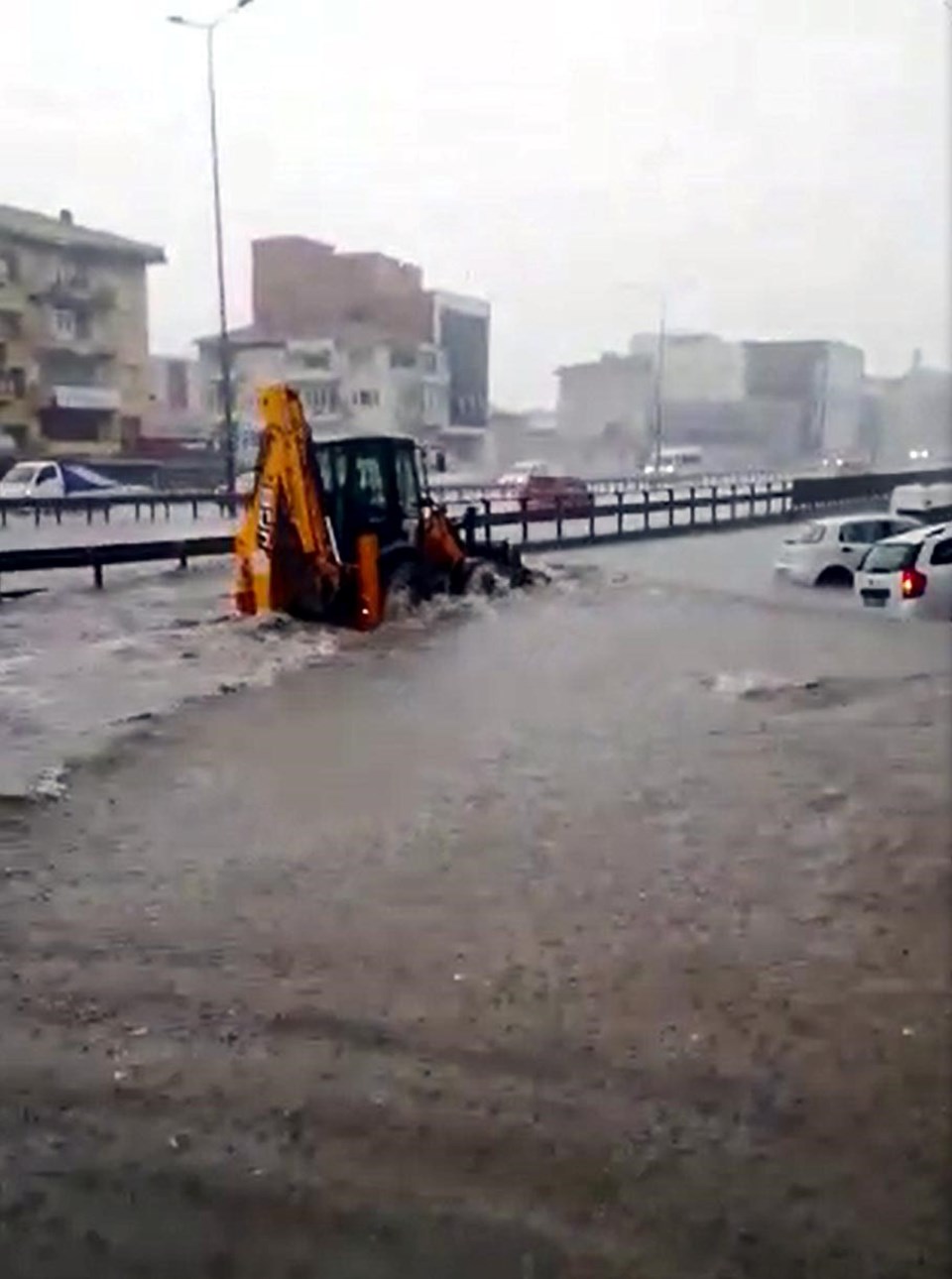 Meteoroloji'nin uyardığı Kocaeli'yi sağanak vurdu - 2