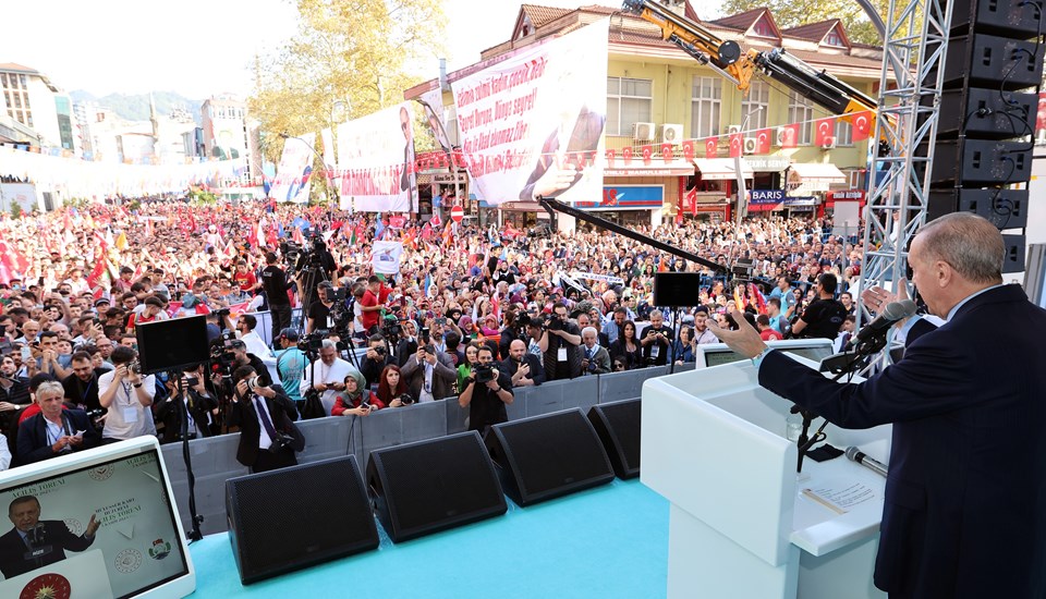 Cumhurbaşkanı Erdoğan’dan Özgür Özel’in seçilmesine ilişkin ilk açıklama: “Yeni genel başkanları da teröristlere selam gönderdi” - 1