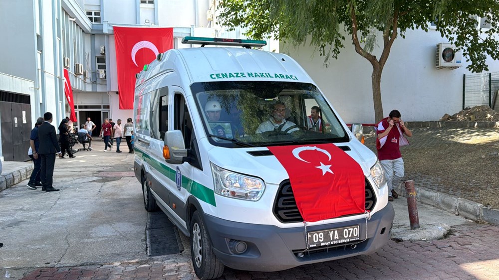 İsrail askerleri tarafından öldürülen Ayşenur Eygi Didim'de toprağa veriliyor - 2