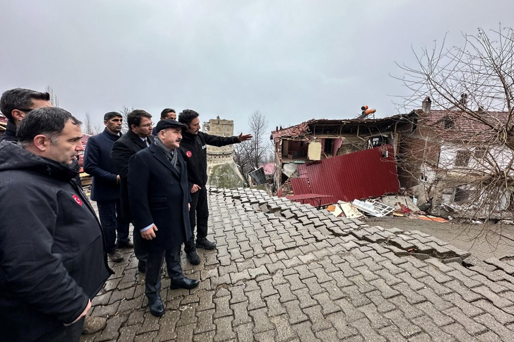 Tokat’ta heyelan köyü ortadan ikiye böldü: Köyün taşınıp taşınmayacağına inceleme sonrası karar verilecek - 5