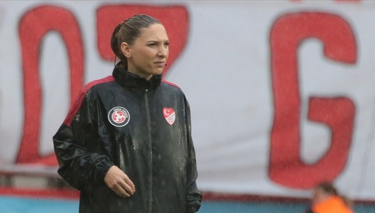 UEFA'dan hakem Gamze Durmuş Pakkan'a görev UEFA'dan hakem Gamze Durmuş Pakkan'a görev