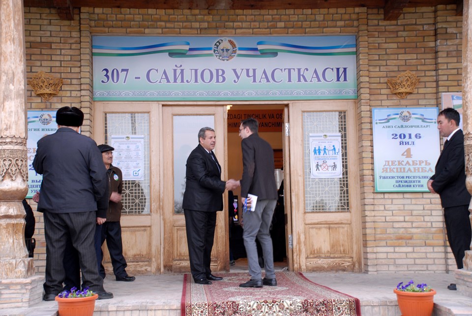 Özbekistan yeni liderini seçmek için sandık başına gitti - 3