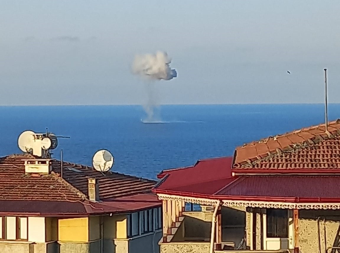 Trabzon açıklarında bulunan insansız deniz aracı, SAS ekipleri tarafından imha edildi.