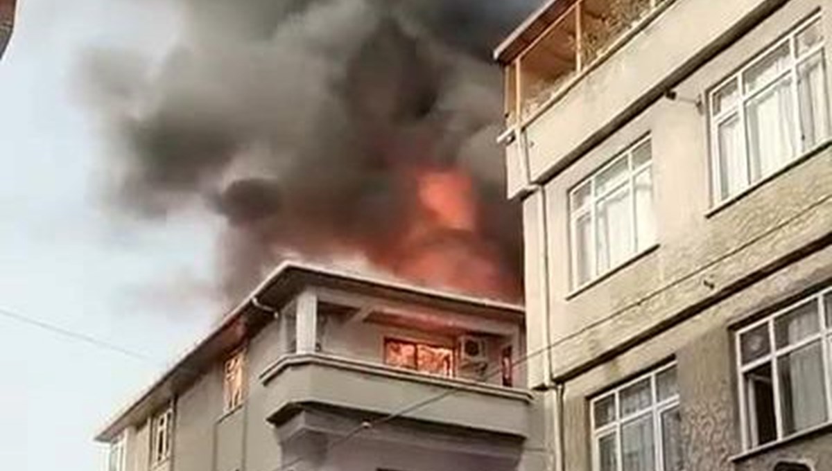 İstanbul'da 4 katlı binada yangın İstanbul'da 4 katlı binada yangın